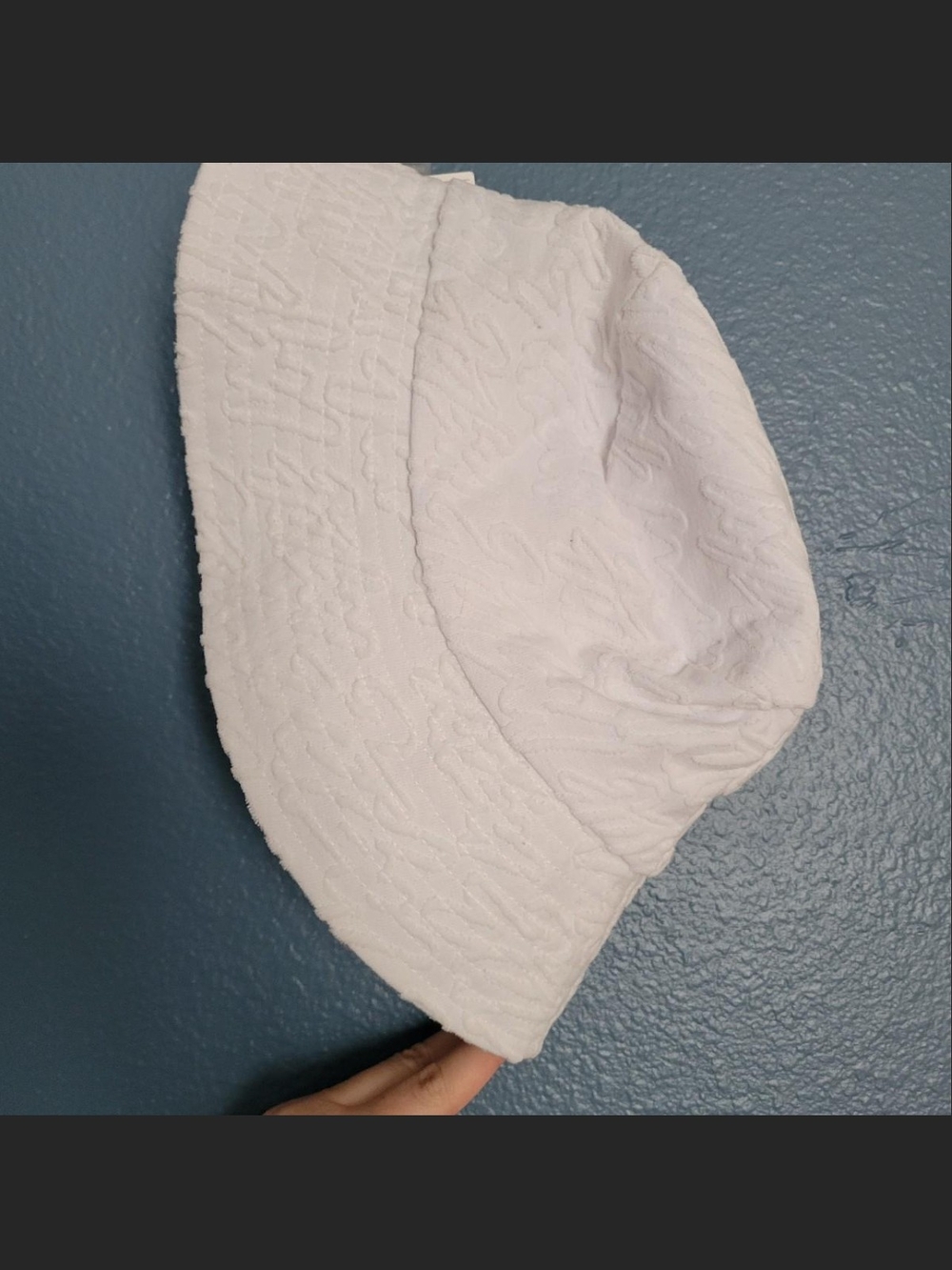 Forever 21 White Textured Bucket Hat